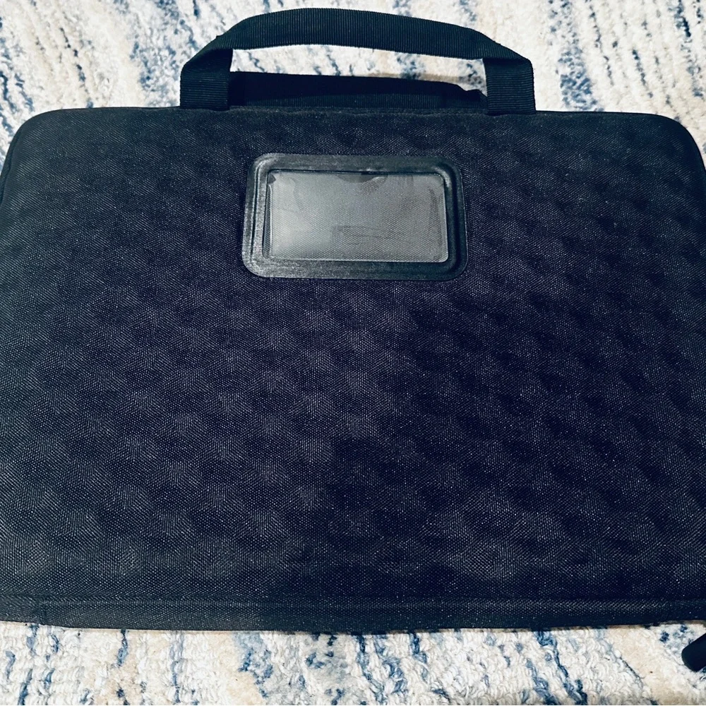 Belkin Air Protect Laptop Case - 14” Always On Laptop Sleeve
